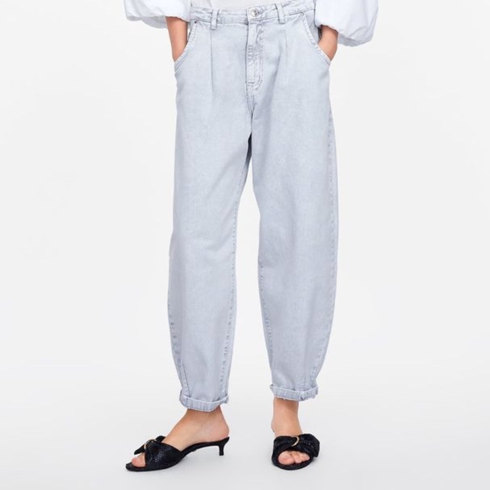 Zara Barrel Leg Jeans with Darts - size 0